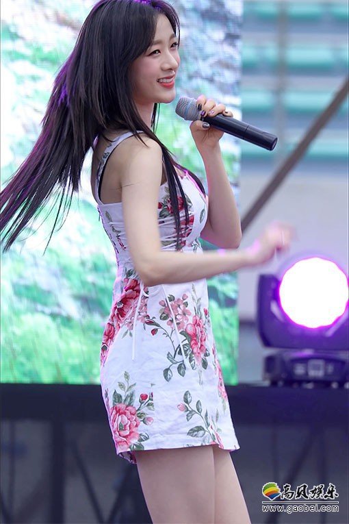 April 单拍秀 拍摄日期：190518【19合集 6.28 GB】