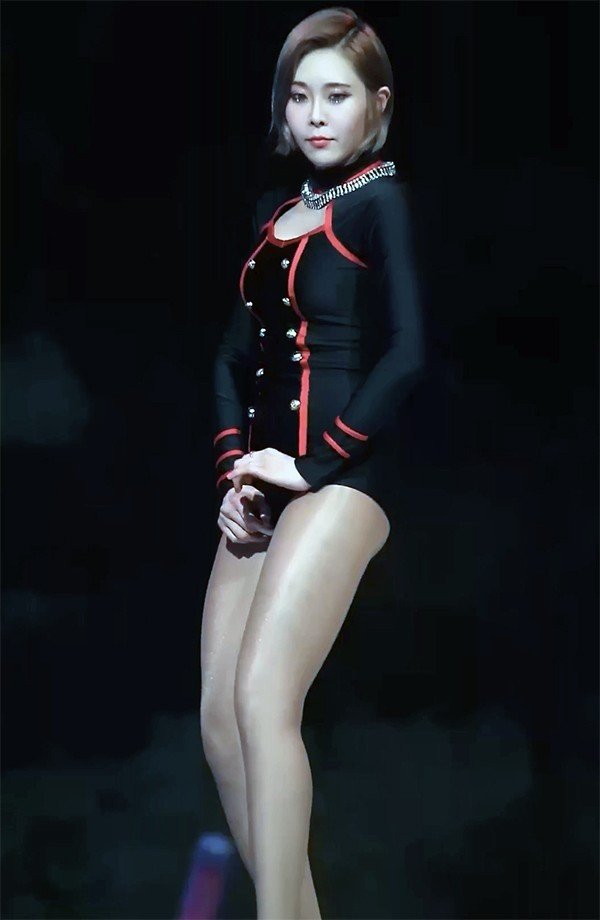 DIANA 拍摄日期：160511【4 合集 341 MB】韩国女团饭拍秀