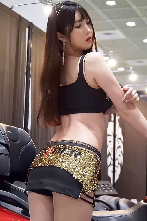 2016 韩国首尔车展4k高清美女车模饭拍秀-86【70.5 MB】